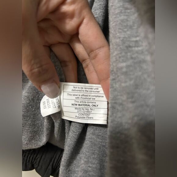 GAP Puffer Vest - Picture 10 of 10